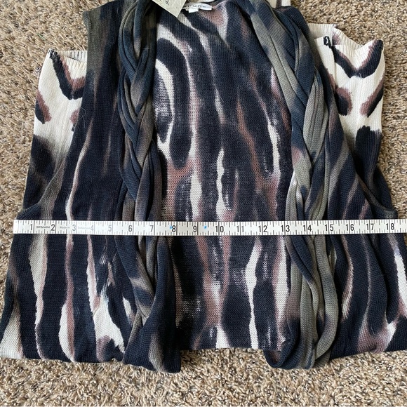 Adore Vest - Picture 13 of 14